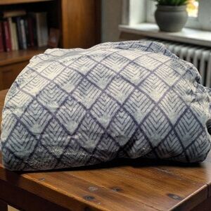 The Big One SuperSoft  Plush Blue Diamond Full/Queen Blanket (EUC)